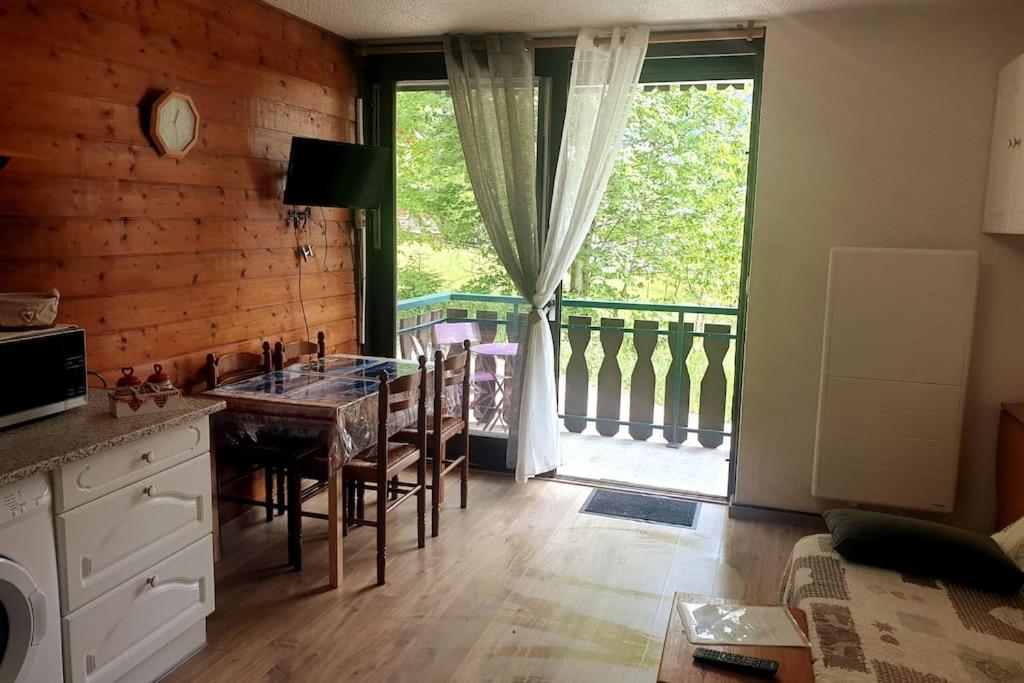 Appartement Pour 4 Personnes Au Pied Des Pistes Chatel Exterior photo